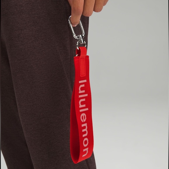 LULULEMON | Never Lost Keychain - Picture 5 of 7